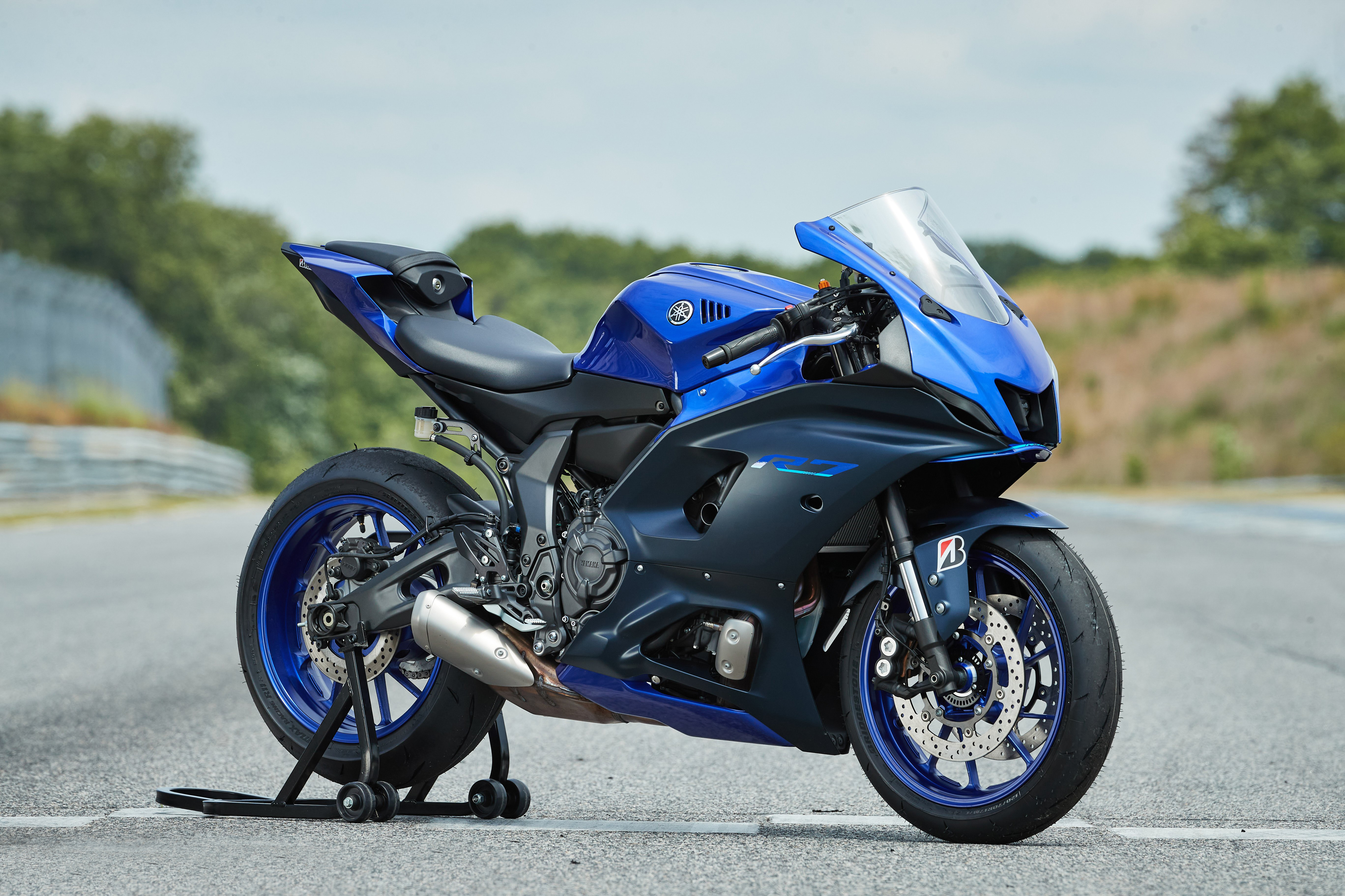 เปิดตัวแล้วอย่างเป็นทางการ กับรถสปอร์ตรุ่นล่าสุดจากค่ายส้อมเสียง Yamaha YZF-R7